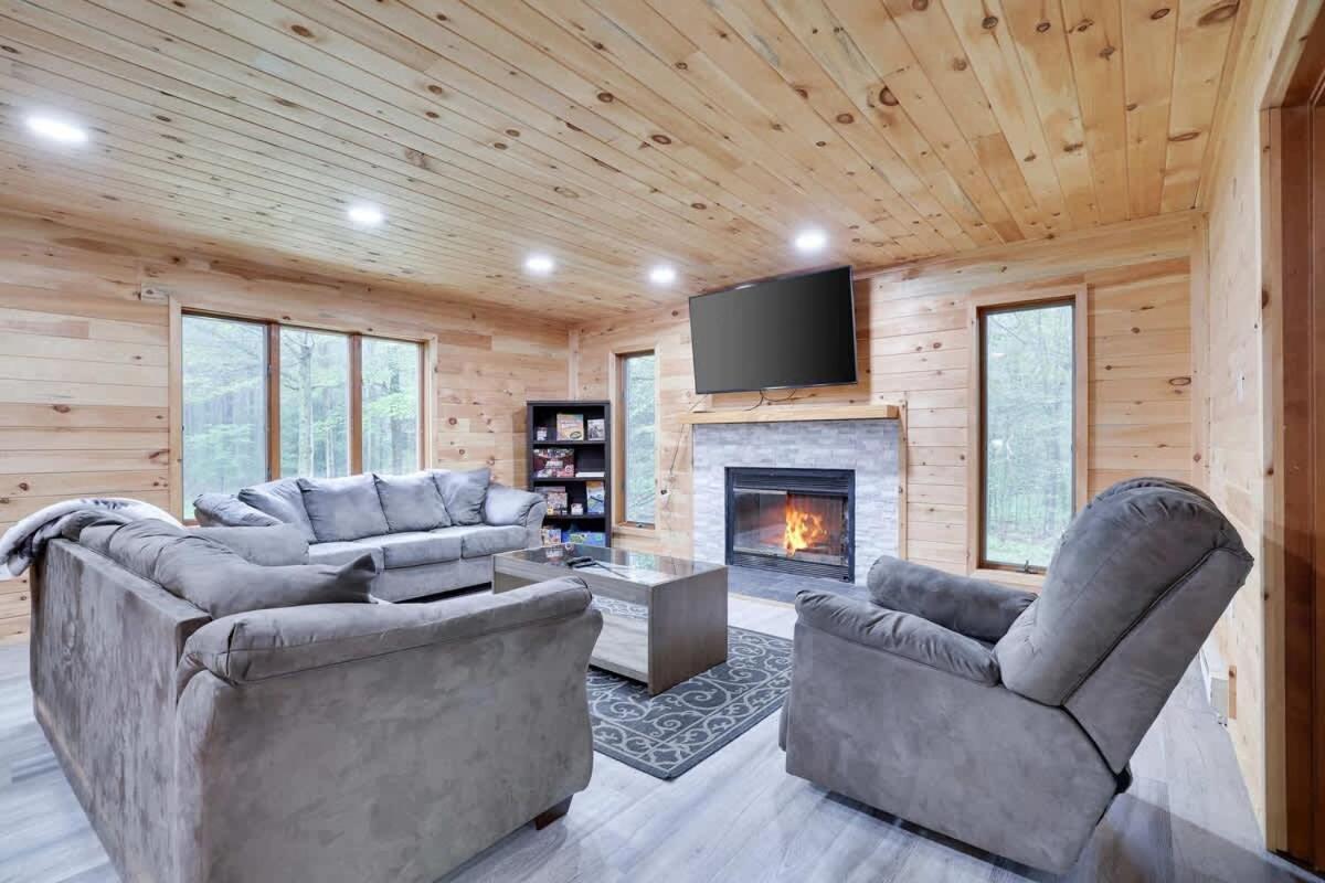 Relax In Blakeslee - Spacious 5Br Home With Bbq Exterior photo