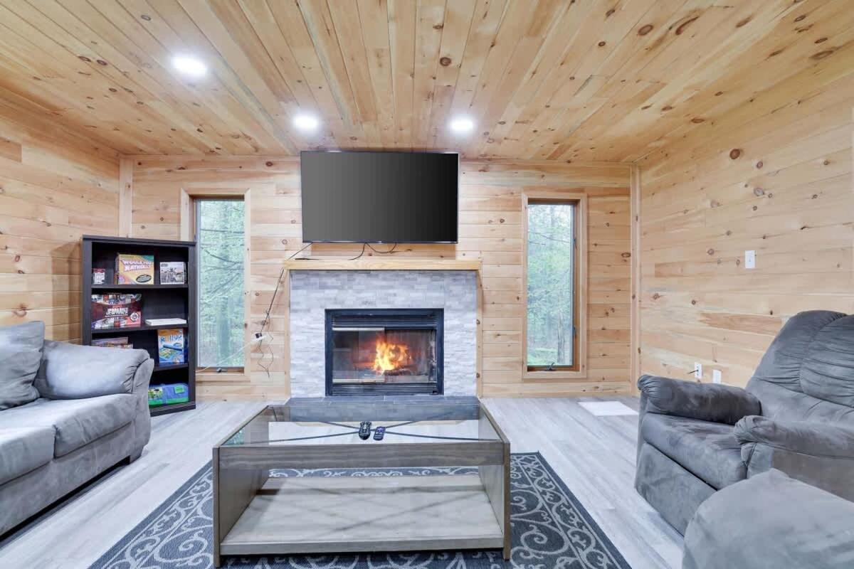 Relax In Blakeslee - Spacious 5Br Home With Bbq Exterior photo