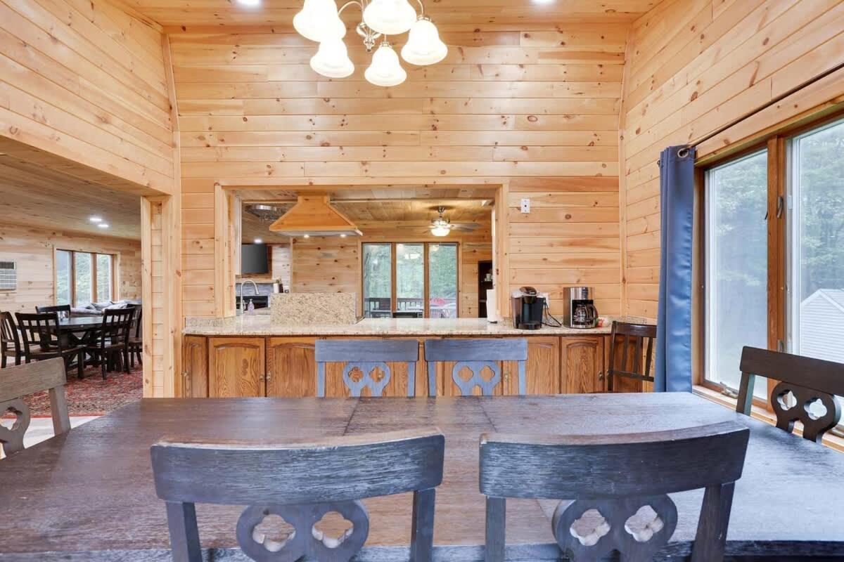 Relax In Blakeslee - Spacious 5Br Home With Bbq Exterior photo