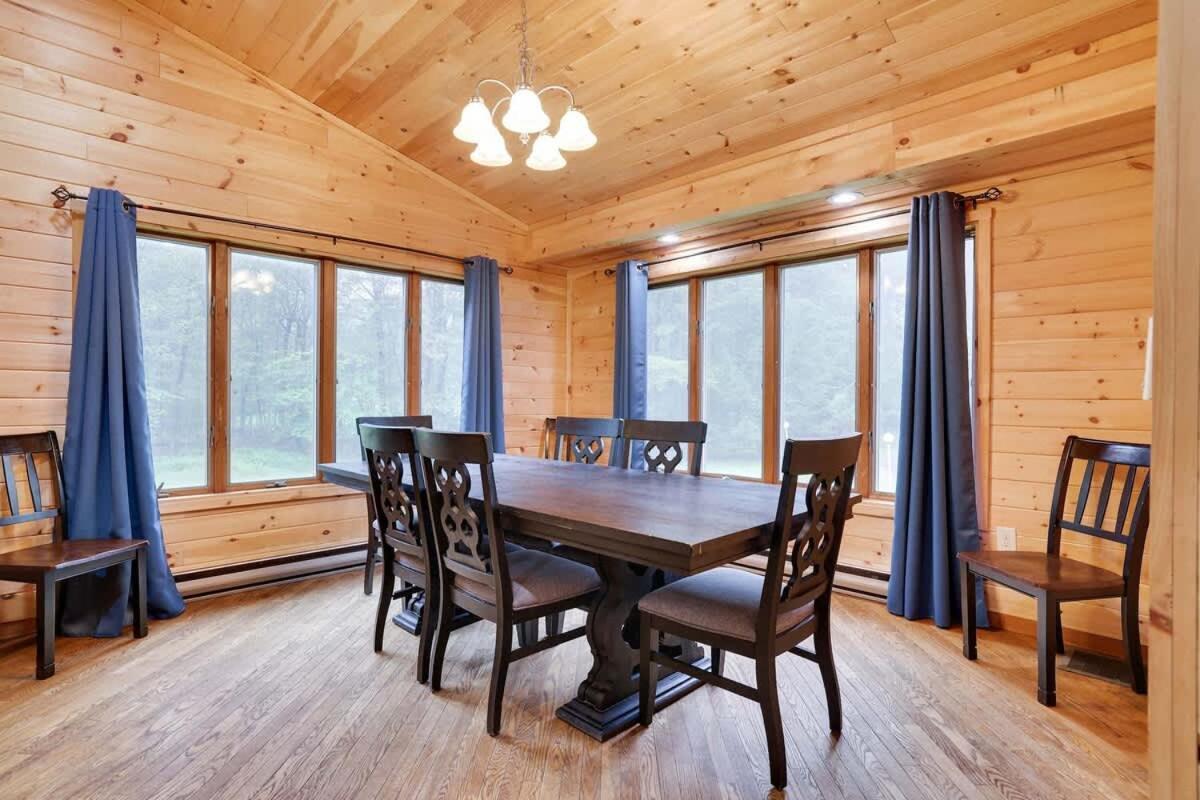 Relax In Blakeslee - Spacious 5Br Home With Bbq Exterior photo