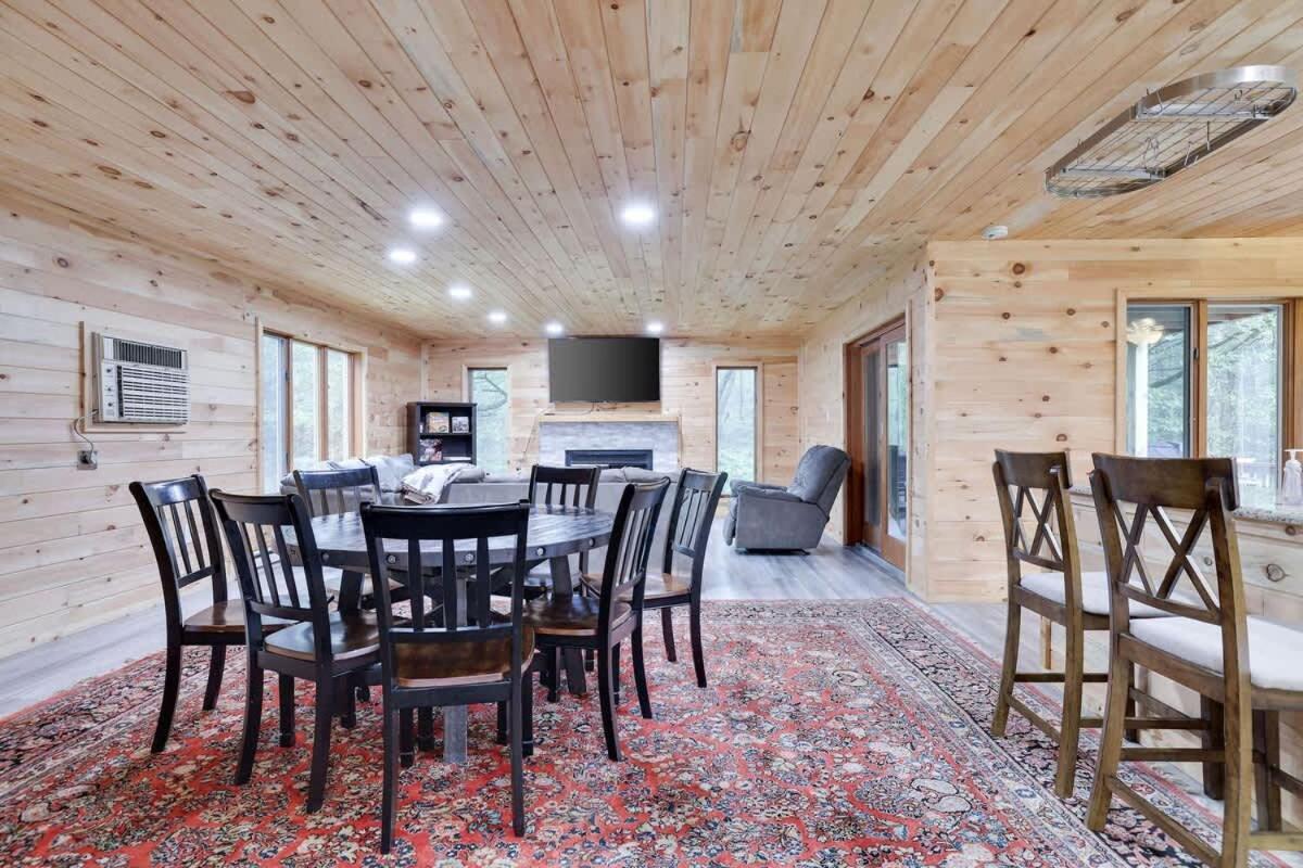 Relax In Blakeslee - Spacious 5Br Home With Bbq Exterior photo